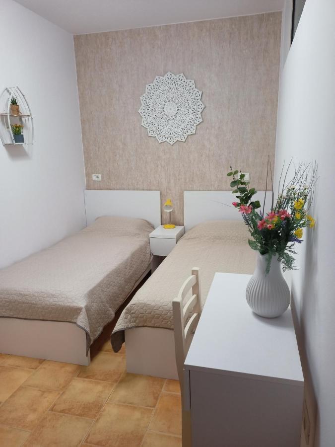 Apartman Dagmar Durres Exterior photo